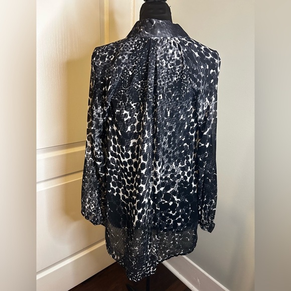 CAbi Black White‎ Animal Print Button Front Long Sleeve Sheer Tunic Top Womens S - Picture 4 of 7